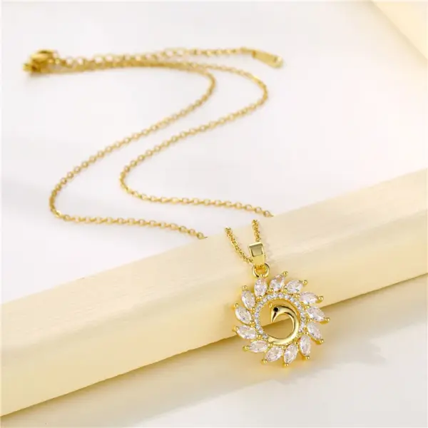 Wholesale Water Plating Vacuum Plating Real Gold Plated 18K Gold Sector Star Flower 304 Stainless Steel Titanium Steel Korean Style Waterproof Non Tarnish 201 Stainless Steel Lobster Trigger Clasp Closure Pendant Necklace