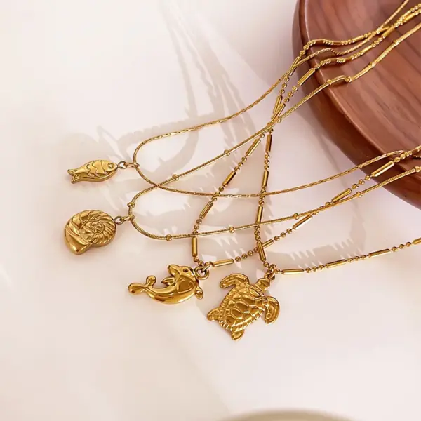 Wholesale 304 Stainless Steel Conch Dolphin Fish PVD Coated Real Gold Plated Beach Simple Style Waterproof Non Tarnish Surgical Steel Gold Pendant Necklace