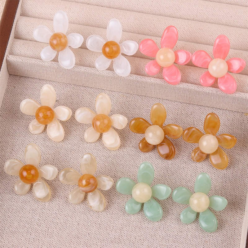 Wholesale Summer Fresh Style Earrings Five-petal Flower Jelly Color Acrylic Earrings Simple Petal Fashion Earrings Ear Aessories for Women