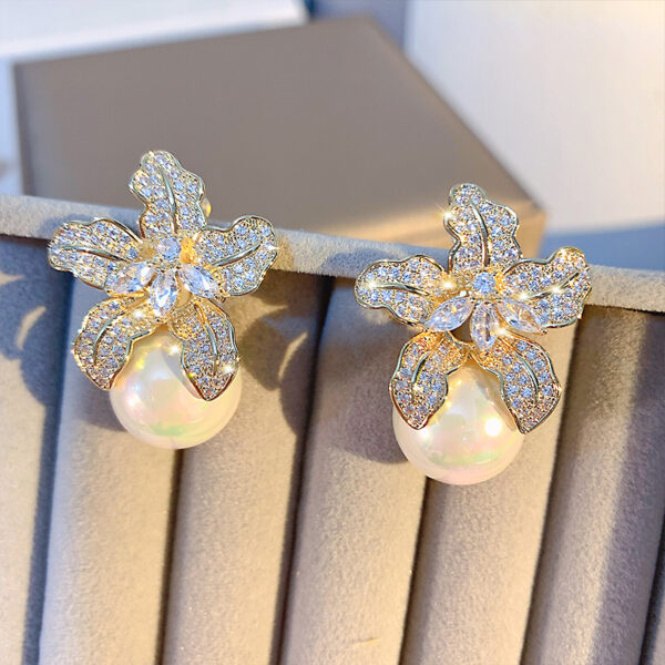 oly-4fb1ee4da0cfc8e6d7de8a7deaa1303b Wholesale High-End Design Crystal Petal Earrings Trendy Korean Elegant Pearl Earrings for Women
