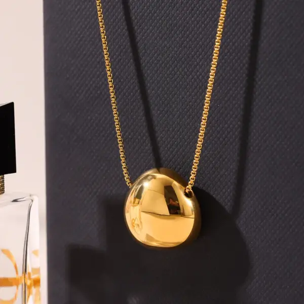 Wholesale PVD Coated Real Gold Plated Solid Color 304 Stainless Steel Simple Style Classic Style Waterproof Non Tarnish 304 Stainless Steel Pendant Necklace