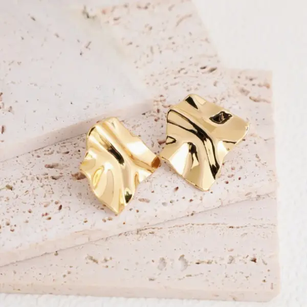 Wholesale 1 Pair Vintage Style Luxurious Classic Style Geometric 304 Stainless Steel Ear Studs