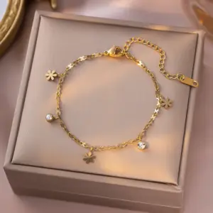 Yxc230 Diamond Daisy Bracelet / Gold