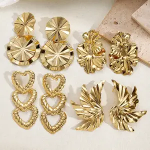 Wholesale Vacuum Plated Gold 201 Stainless Steel Round Wing Heart Flower Earrings Fashionable Elegant Casual Versatile All Seasons