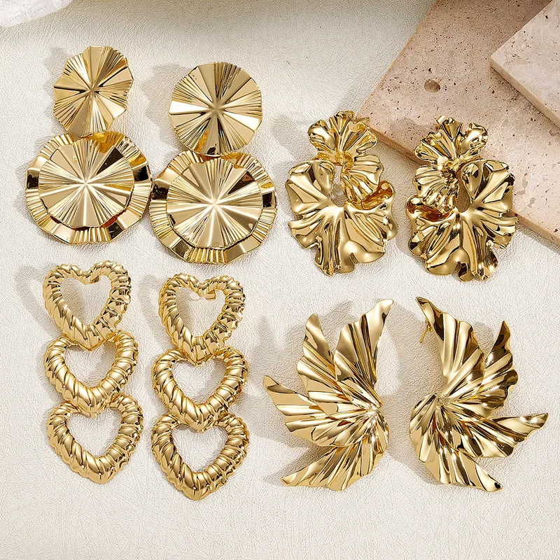 Wholesale Vacuum Plated Gold 201 Stainless Steel Round Wing Heart Flower Earrings Fashionable Elegant Casual Versatile All Seasons