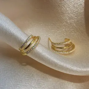1 # D0001 Three-ring Gold Earrings