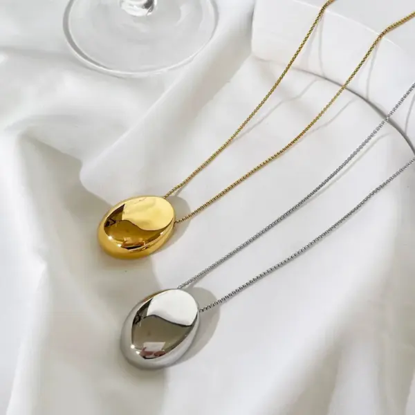 Wholesale PVD Coated Real Gold Plated Oval Stainless Steel Basic Simple Style Waterproof Non Tarnish Pendant Necklace