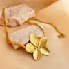 Wholesale PVD Coated Real Gold Plated 18K Gold Flower 304 Stainless Steel Casual Hawaiian Tropical Waterproof Non Tarnish 201 Stainless Steel Pendant Necklace