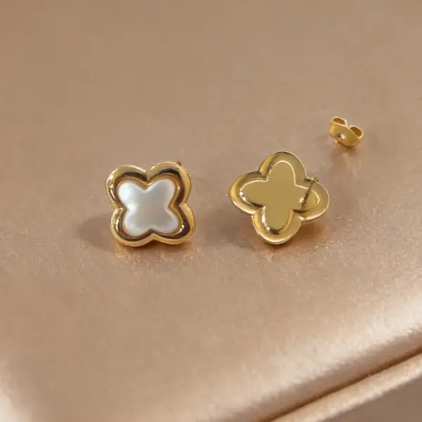 Water Plated Imitation Gold White Heart/Geometric/Butterfly Shaped Jewelry Set 304 Stainless Steel Three-Dimensional Snake Chain