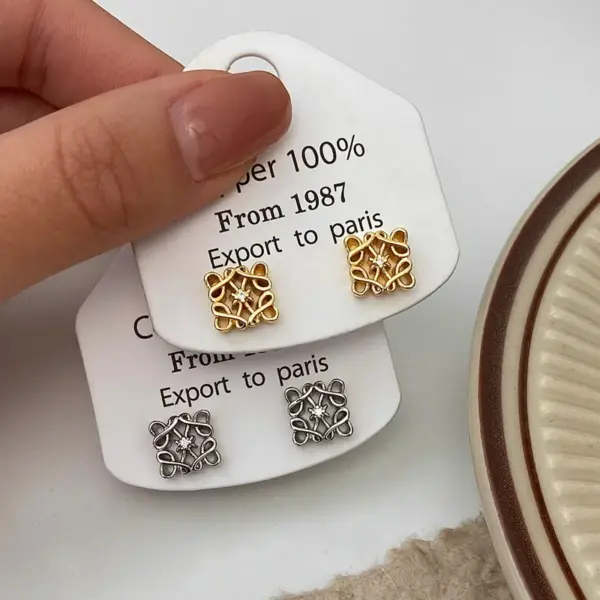 Wholesale Fashionable Geometric Hollow Out Earrings Women's Elegant Simple Design Small Fragrance Style Minimalist Versatile Ear Jewelry