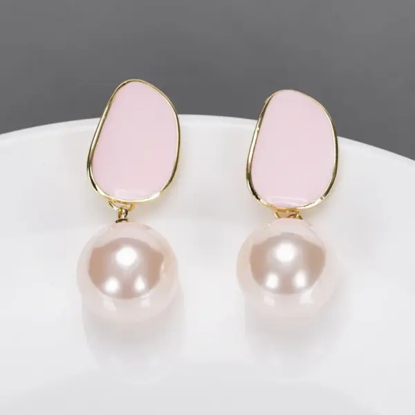 Wholesale 1 Pair Fashion Round Alloy Enamel Plating Inlay Pearl Women's Drop Earrings