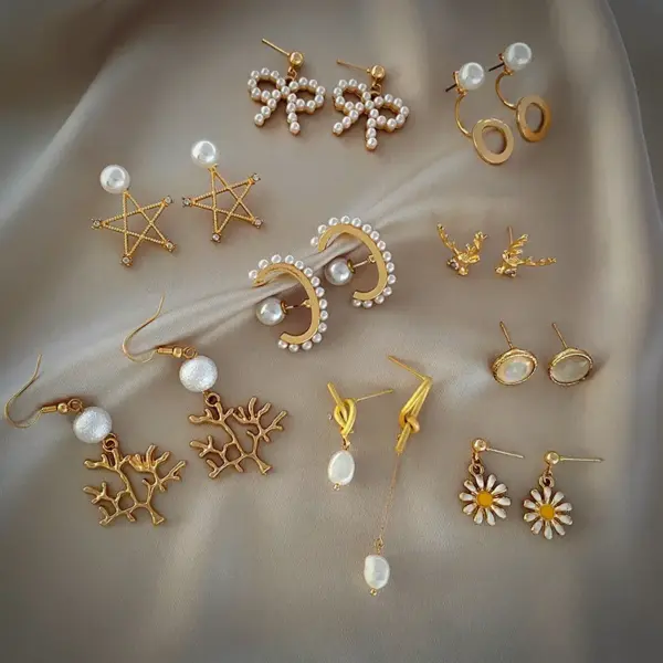 Fashion Geometric Alloy Plating Pearl Women's Earrings 1 Pair