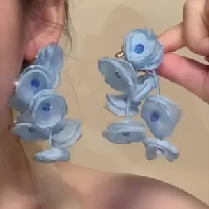 68# Silver Needle-Blue-Flower