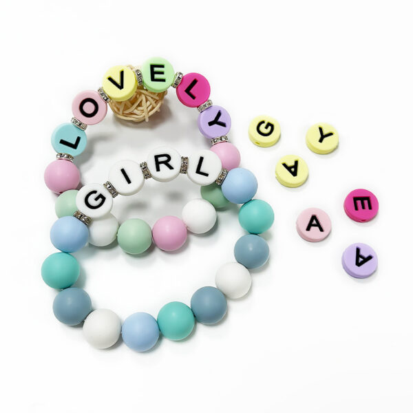 Wholesale Horizontal hole 26 letters bracelet silicone flat beads