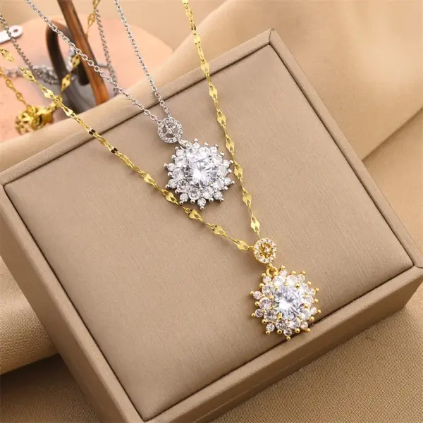 Wholesale Fashion Flower Titanium Steel Inlay Artificial Crystal Necklace