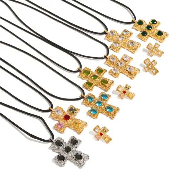 Wholesale PVD Coated Real Gold Plated 18K Cross 304 Stainless Steel Simple Style Classic Waterproof Non Tarnish Pendant Necklace