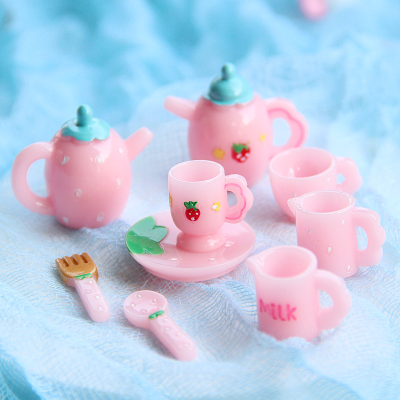 Wholesale Resin Food Play Mini Tea Set Plate Knife and Fork Doll Aessories