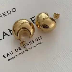 Wholesale PVD Coated Real Gold Plated 18K Gold Heart 304 Stainless Steel Titanium Steel Fashion Waterproof Non Tarnish Earrings