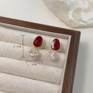 Three-dimensional Zircon Oil Drop