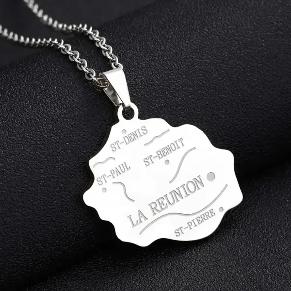 Wholesale Real Gold Plated Map Letter Titanium Steel Casual Waterproof Non Tarnish Titanium Steel Pendant Necklace