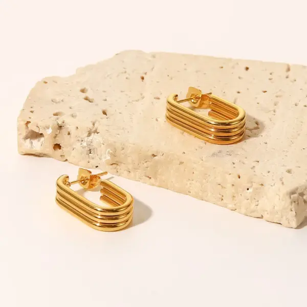 Wholesale PVD Coated Real Gold Plated U Shape 316 Stainless Steel Fashion Waterproof Non Tarnish Ear Studs