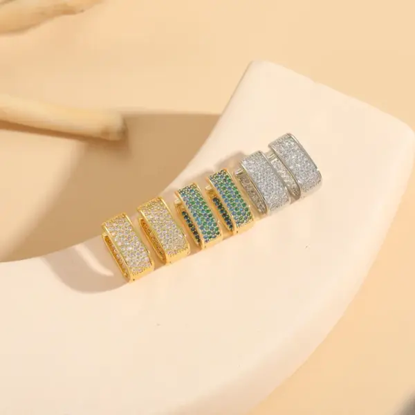 Wholesale 1 Pair Elegant Luxurious Classic Style Solid Color Asymmetrical Plating Inlay Copper Zircon 14k Gold Plated Hoop Earrings