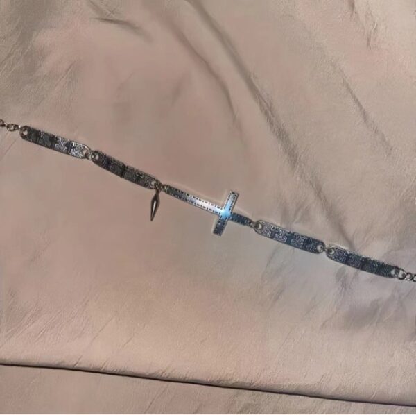 Wholesale Red Riding Book Same Style silver Necklace Women's Summer New High-end Light Luxury Clavicle Chain Cyber Celebrity Hot Pendant