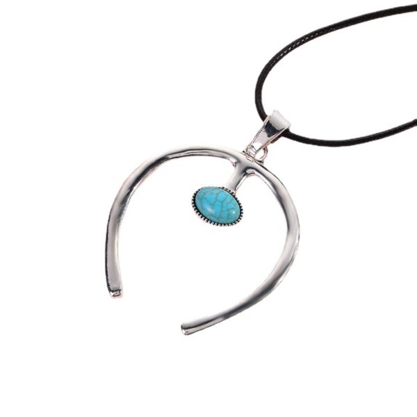 Wholesale Cross-border hot-selling European and American trend retro turquoise cow head pendant simple horseshoe sweater chain accessories