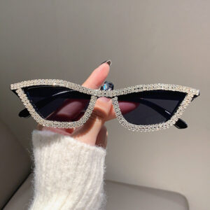 Black frame gray sheet white diamond