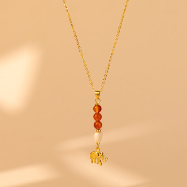 Wholesale Natural stone patchwork heart-shaped seashell necklace