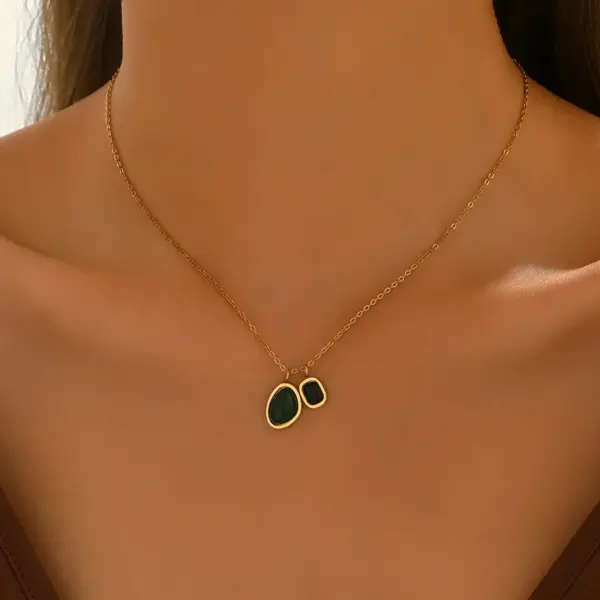 Wholesale A Simple 304 Stainless Steel 18K Gold Plated Vacuum Electroplating (In Furnace) Artificial Diamond Rectangular Asymmetric Handmade Chain Collarbone Necklace