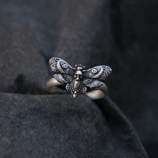 oly-524f8ec994992187651332dc8ec69f12 Wholesale Witchcraft Death Moth Ring: Insect Skull Butterfly Pendant Christmas-Mysterious Jewelry Gift