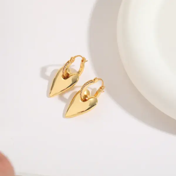 Wholesale 1 Piece Glam Heart Shape Copper Inlay Zircon 18k Gold Plated Drop Earrings