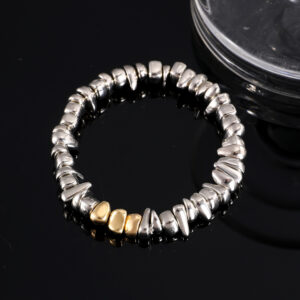 13 white k small gravel (bracelet) 2632