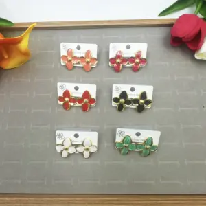 Four-leaf Flower Shape Oil Drop Earrings Random Color / 18k