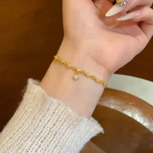 S689 Gold