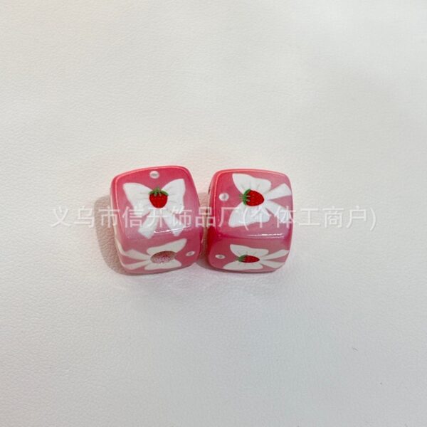 oly-52d10d01cb33ac441a2920965bb062a3 Wholesale Pink square beads with strawberry flower print and openwork design