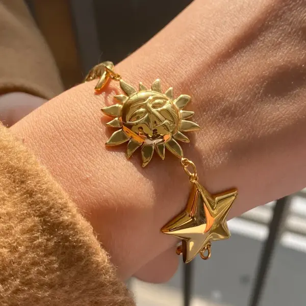 PVD Coated Real Gold Plated Sun Star Moon 316 Stainless Steel Vacation Simple Style Classic Style Waterproof Non Tarnish Titanium Steel Bracelets