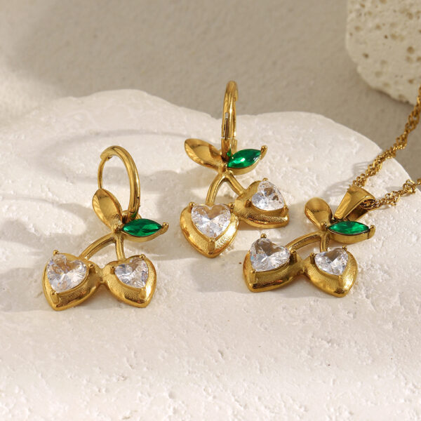 Wholesale 18K gold-plated white diamond cherry necklace