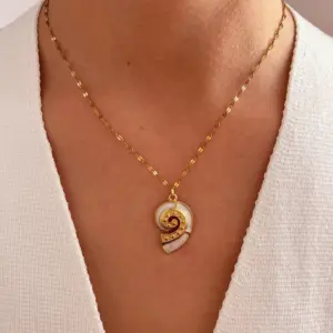 White Conch / One Size / N0120