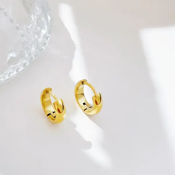 Wholesale PVD Coated 18K Gold Platinum Real Gold Plated Solid Color 304 Stainless Steel Simple Style Waterproof Non Tarnish Hoop Earrings
