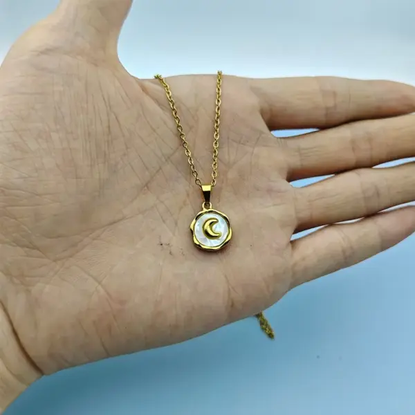 Stainless Steel Moon Heart Shape Electroplating Shell 18K Gold Plated Casual Elegant Indentation Plating Inlay Gold Pendant Necklace