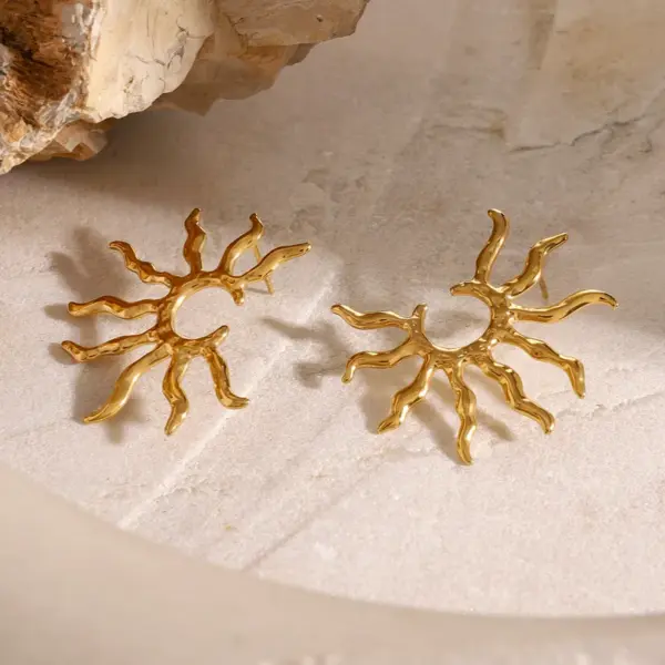 PVD Coated Real Gold Plated Sun 304 Stainless Steel Simple Style Classic Style Waterproof Non Tarnish Ear Studs