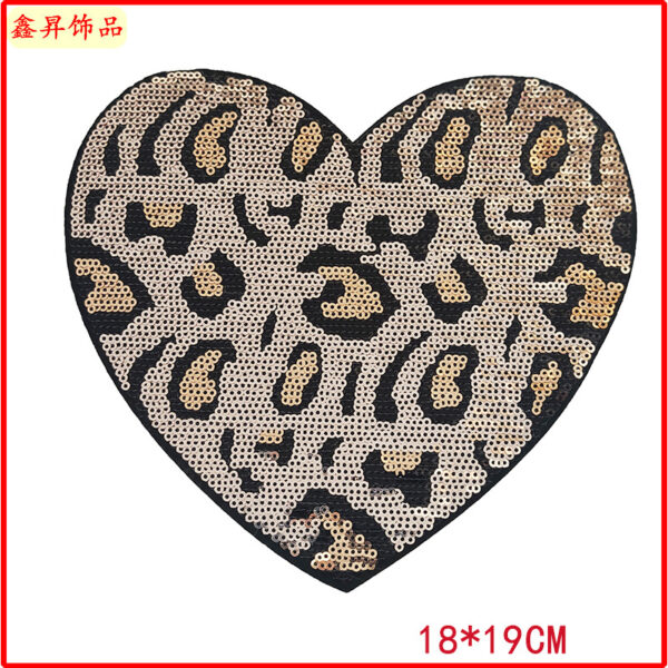 Wholesale Exquisite fashion love embroidered clothes Patch clothing accessories down coat decorative cloth patch back adhesive hot paste