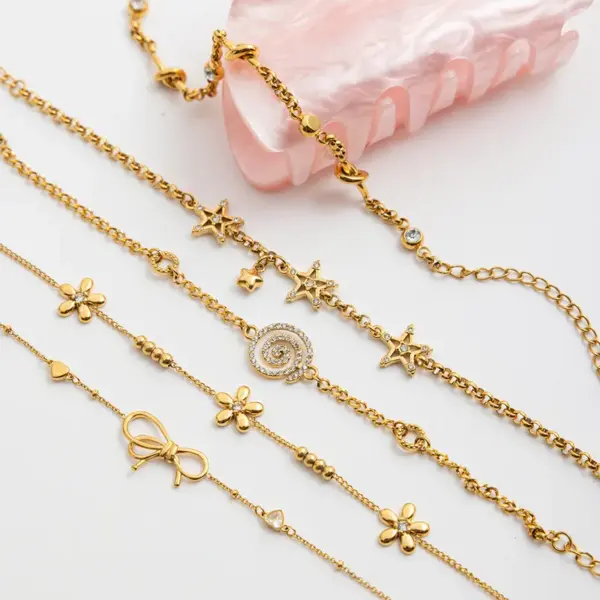 Wholesale Ladies Sweet Romantic 18K Gold Stainless Steel Heart Shaped Hollow Butterfly Knot Bracelet With Water Diamonds 16.5+5CM