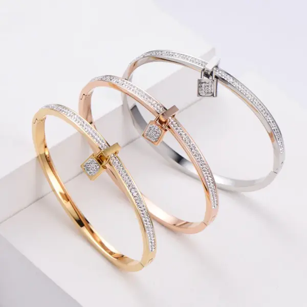Wholesale PVD Coated 18K Gold Plated U Shape 304 Stainless Steel Waterproof Non Tarnish