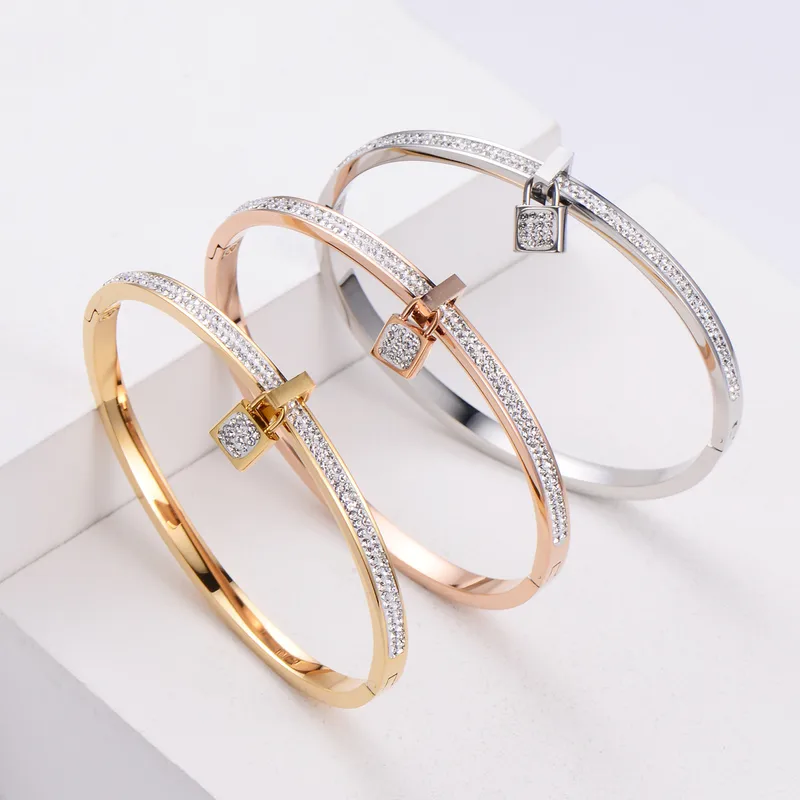 Wholesale PVD Coated 18K Gold Plated U Shape 304 Stainless Steel Waterproof Non Tarnish