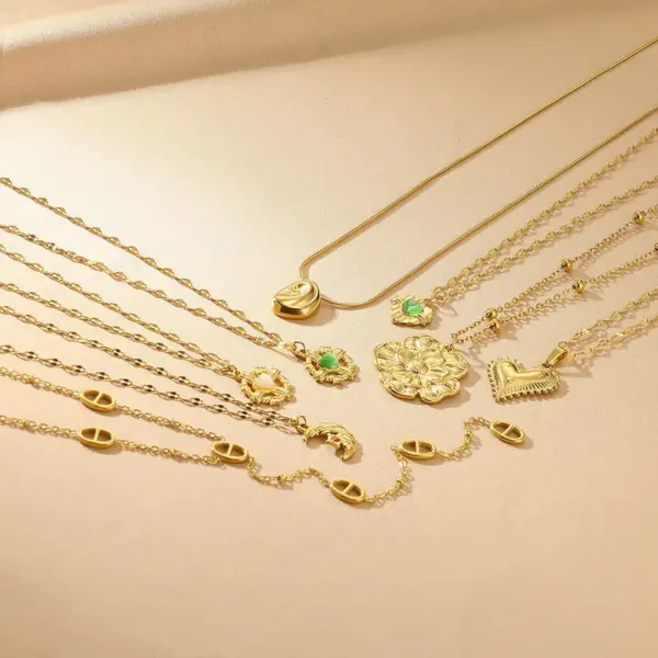 Wholesale 304 Stainless Steel Moon Heart Shape Flower PVD Coated Stone-Free Real Gold Plated IG Style Classic Style Waterproof Non Tarnish Plating Coffee Bean Chain Lobster Trigger Clasp Closure Pendant Necklace