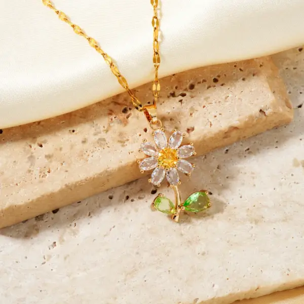 Wholesale 304 Stainless Steel Copper K Gold Plated Inlay Sunflower Zircon Copper Necklaces