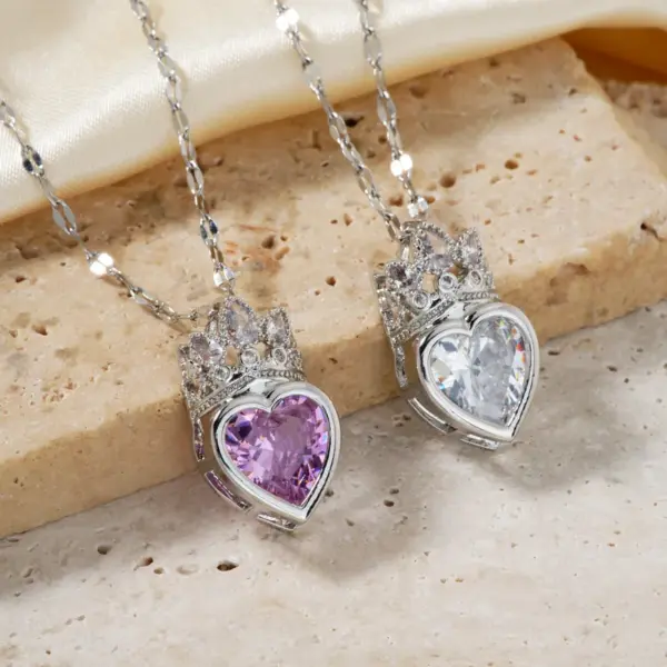 Wholesale Fashion Exquisite Crown Heart Shape Copper Inlaid With Zircon Pendant Necklace Trendy New Necklace
